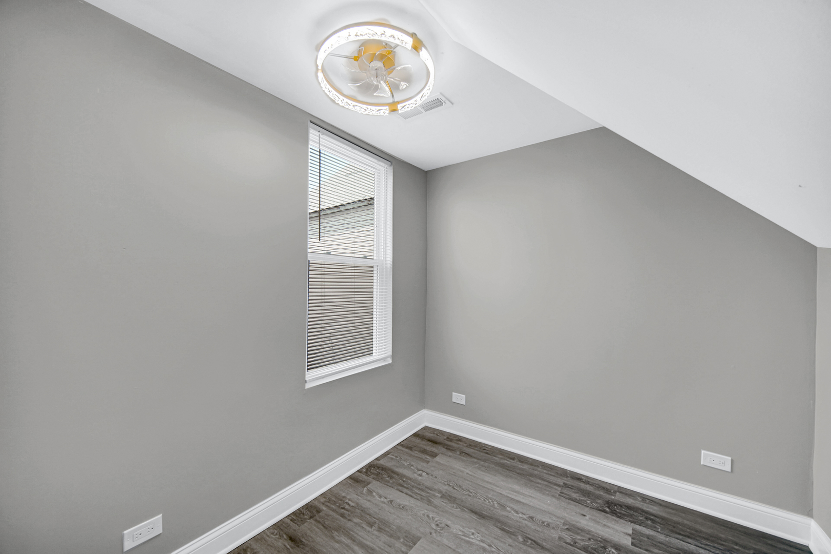 5043 S Racine Avenue Property Photo 15