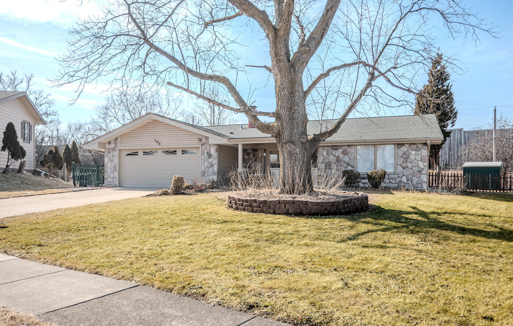 2s164 Beaumont Lane Property Photo 1