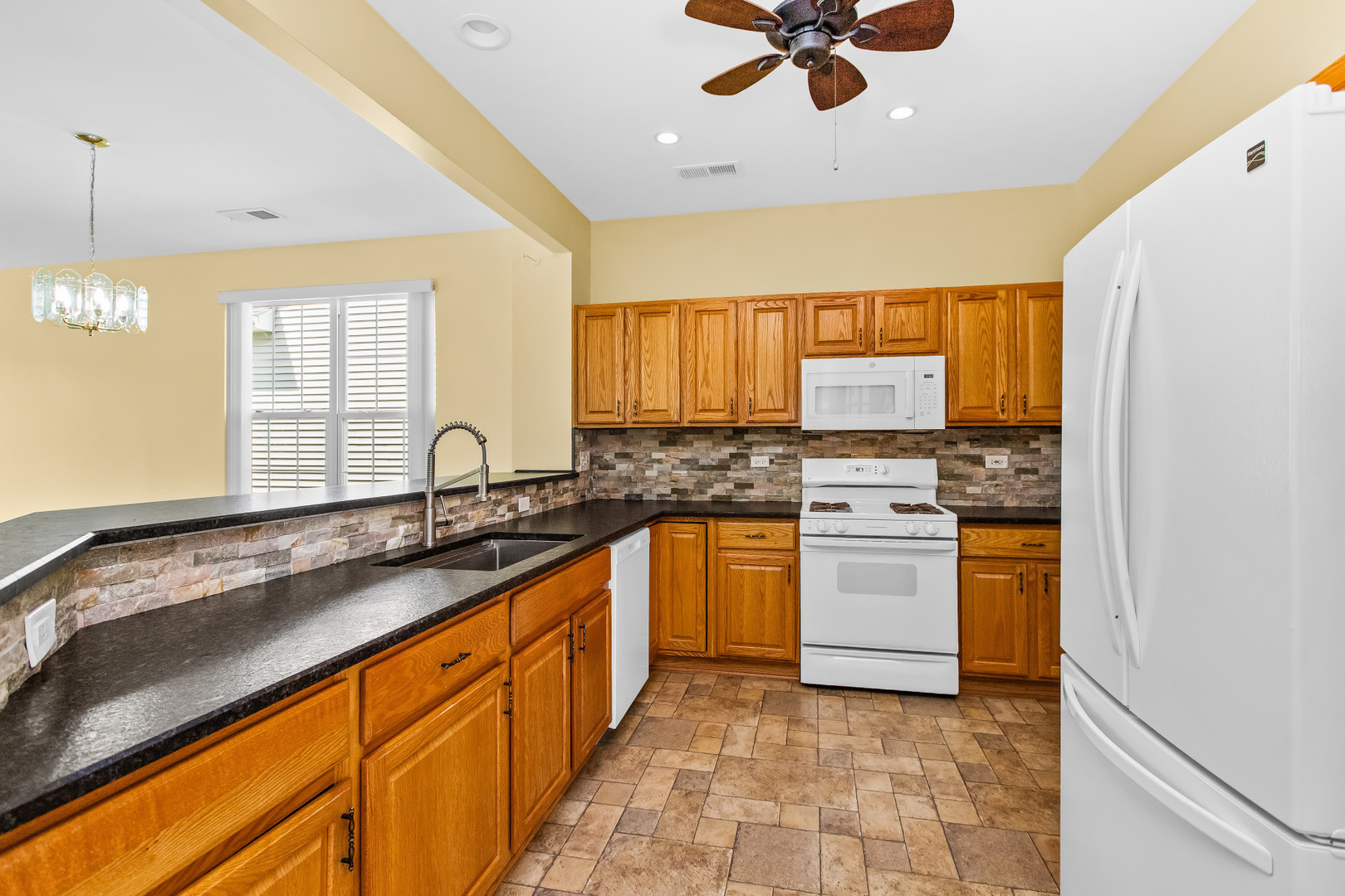 13569 Winterberry Lane Property Photo 4