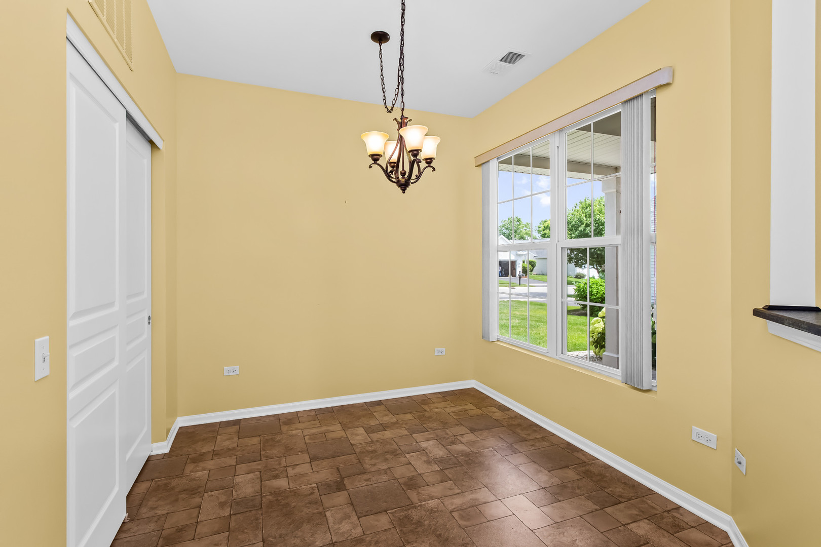 13569 Winterberry Lane Property Photo 5