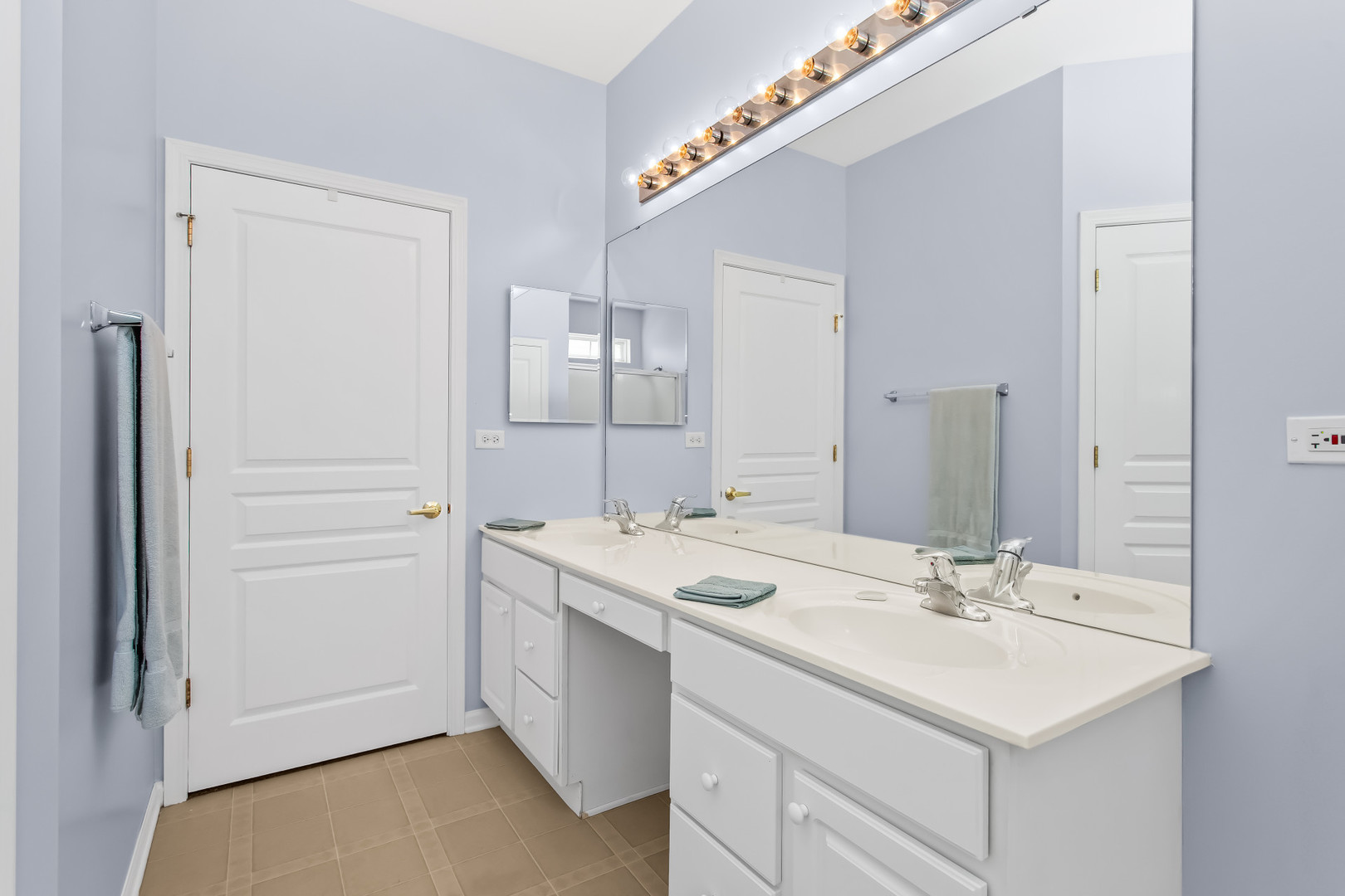 13569 Winterberry Lane Property Photo 11