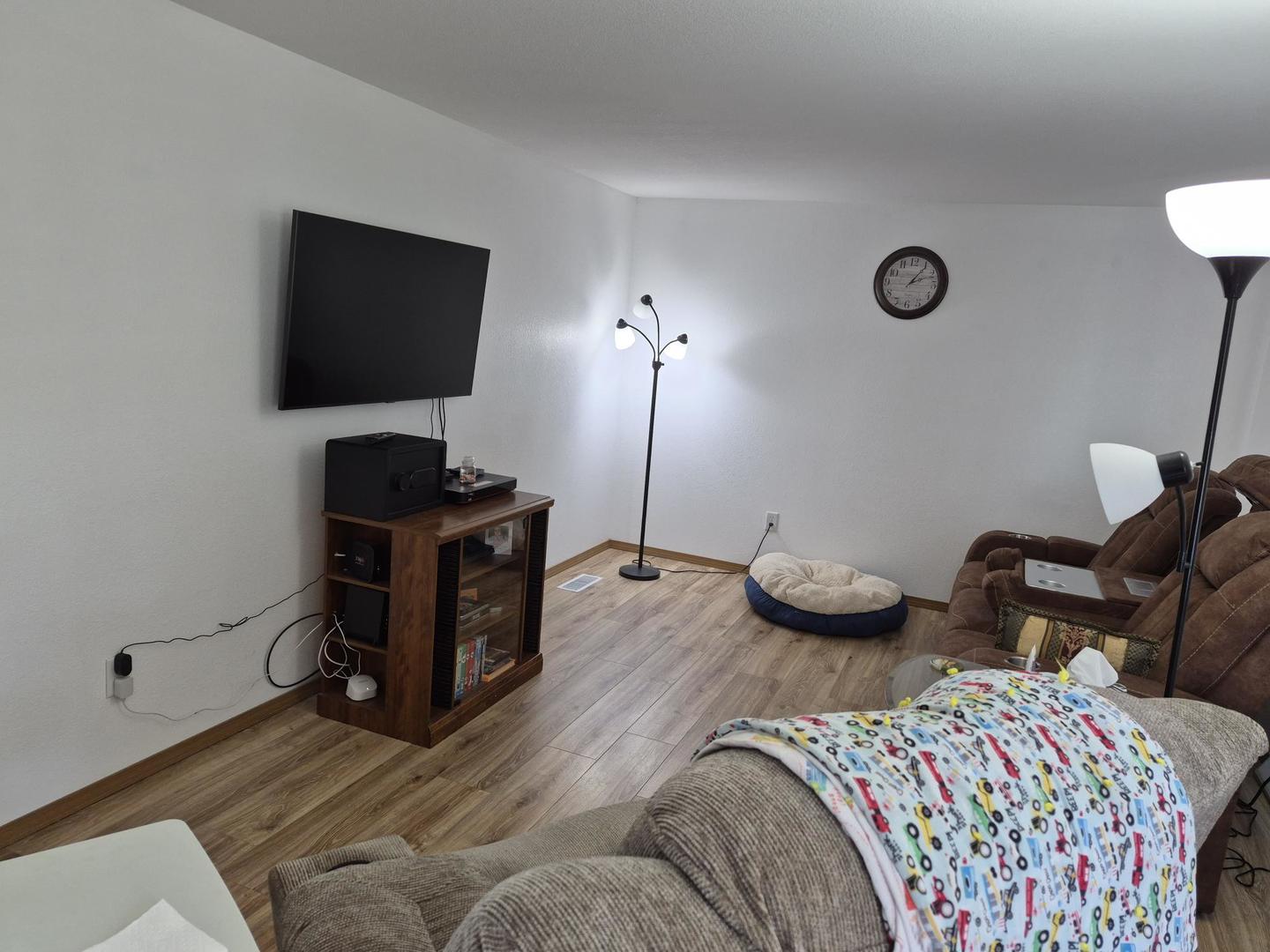 503 E Hunt Avenue Property Photo 6
