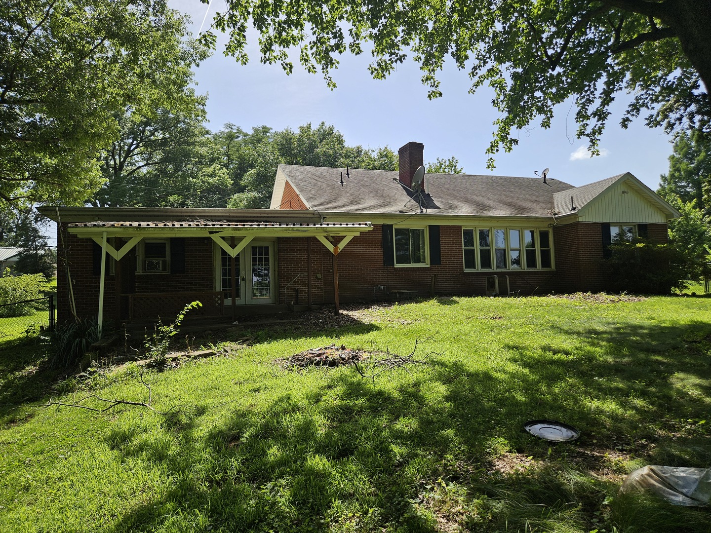 2415 College Drive Property Photo 5