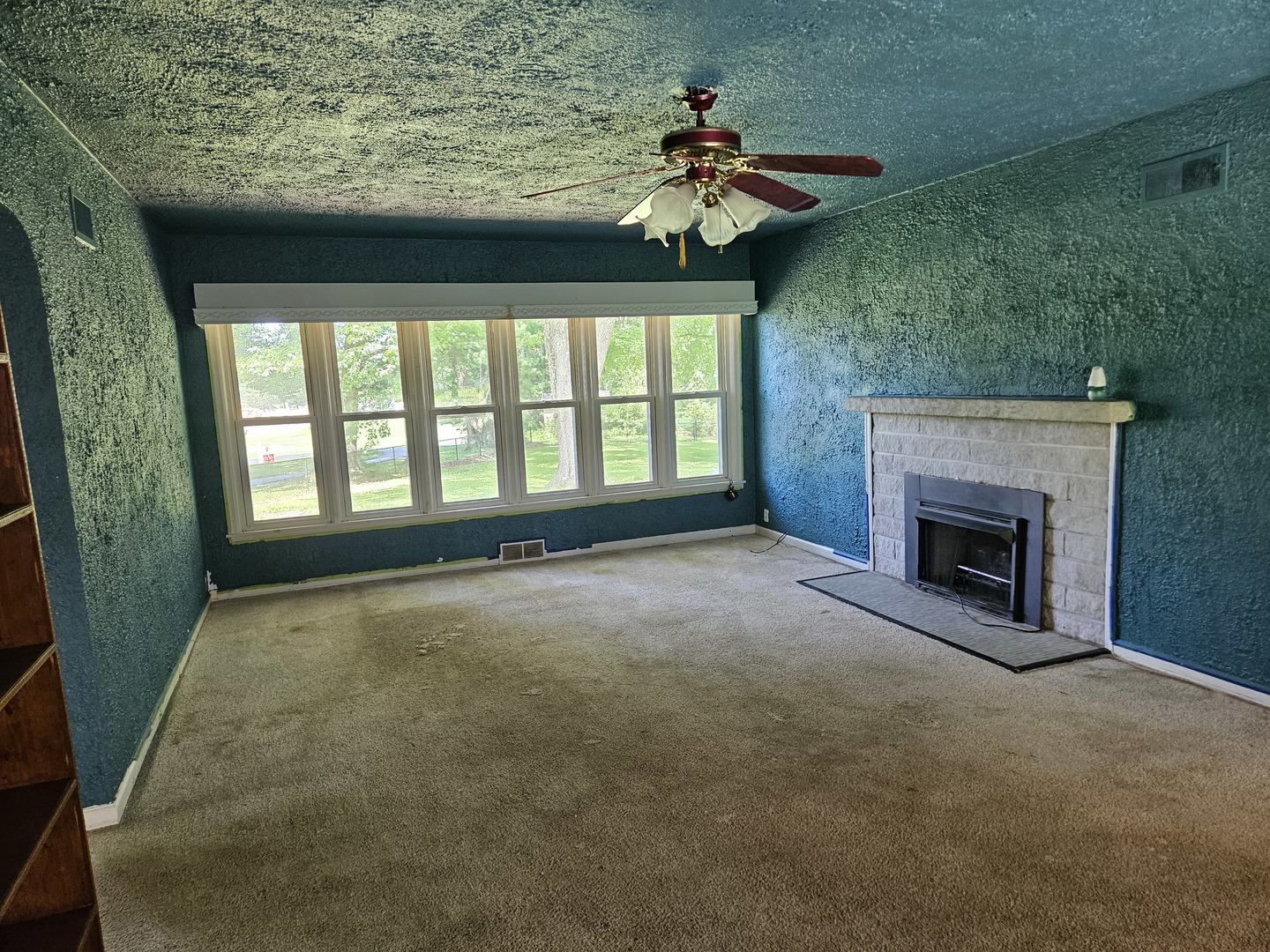 2415 College Drive Property Photo 9