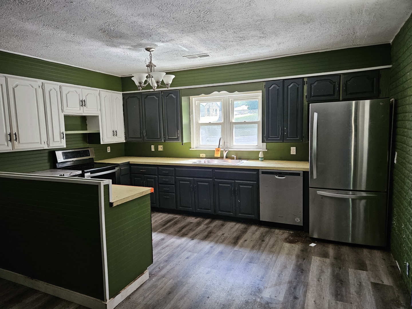 2415 College Drive Property Photo 13