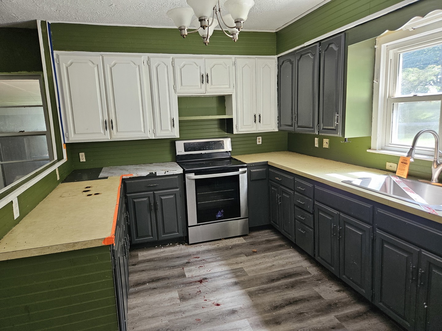 2415 College Drive Property Photo 14