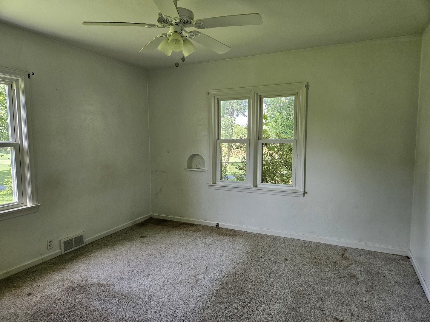2415 College Drive Property Photo 15