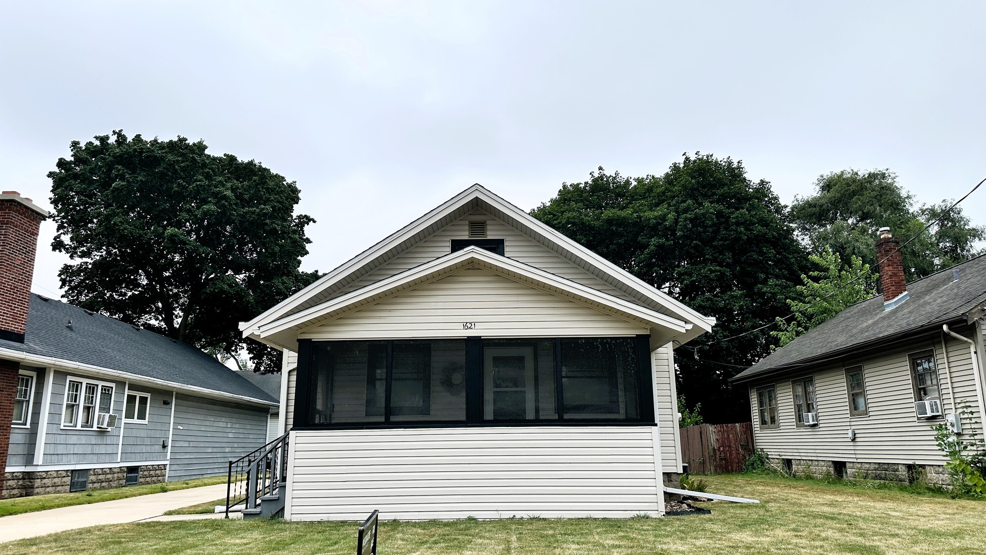 1621 Latham Street Property Photo 1