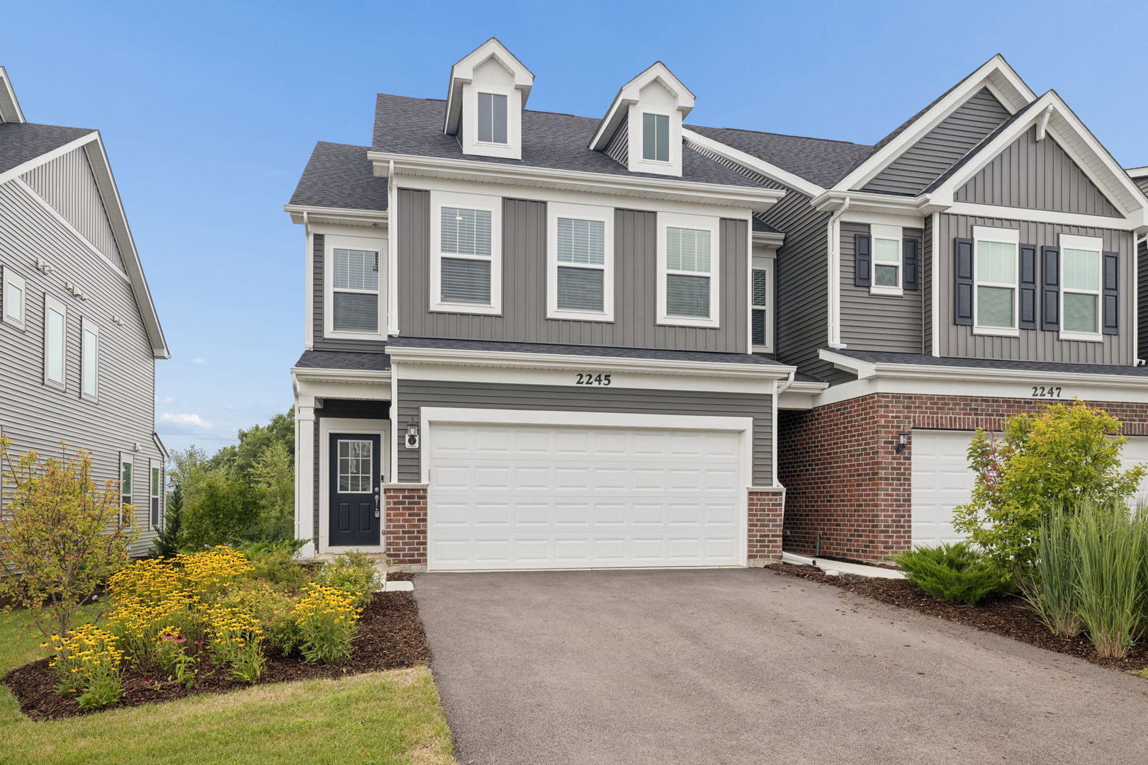 2245 Horseshoe Circle Property Photo 1