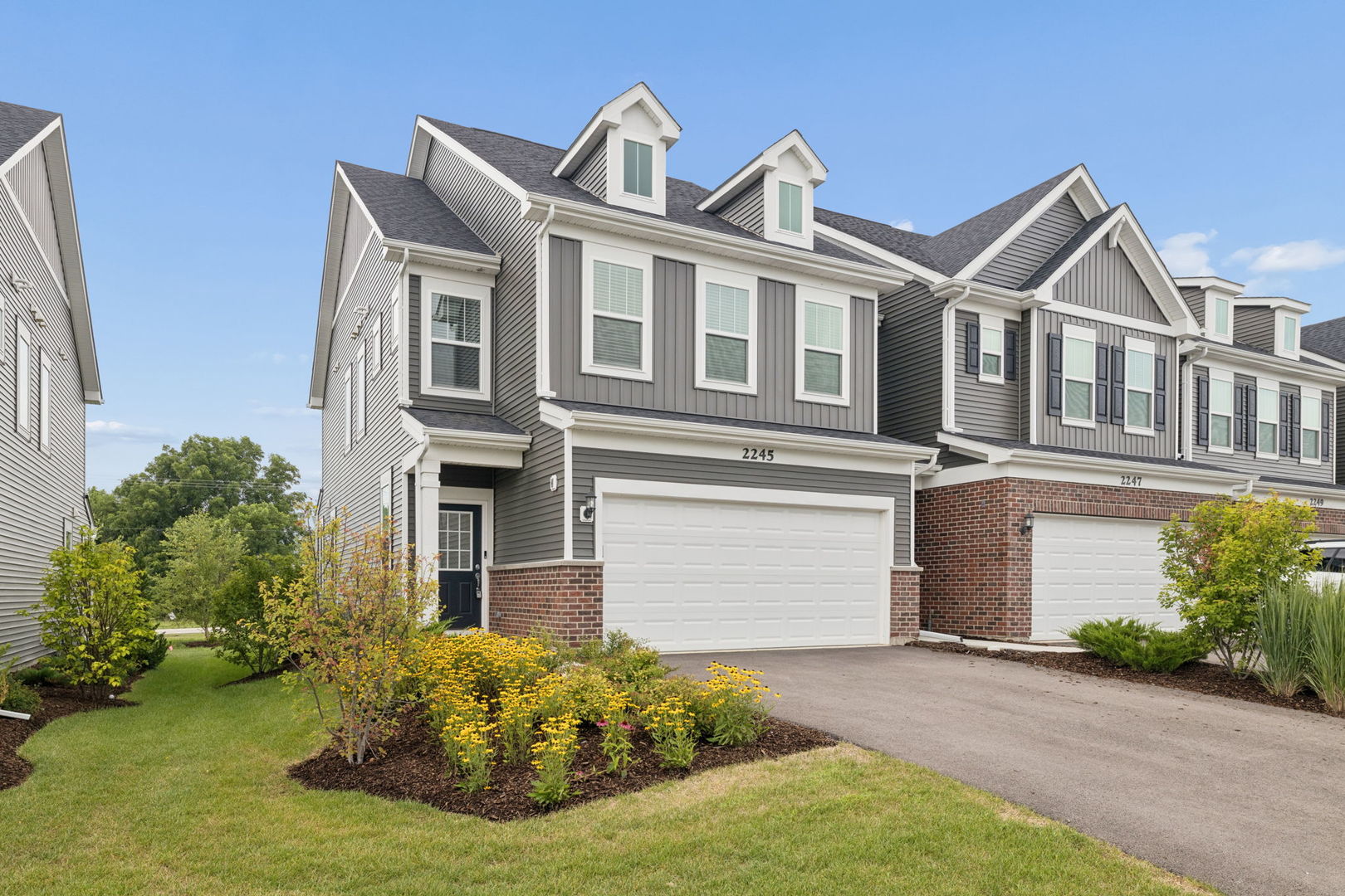 2245 Horseshoe Circle Property Photo 2