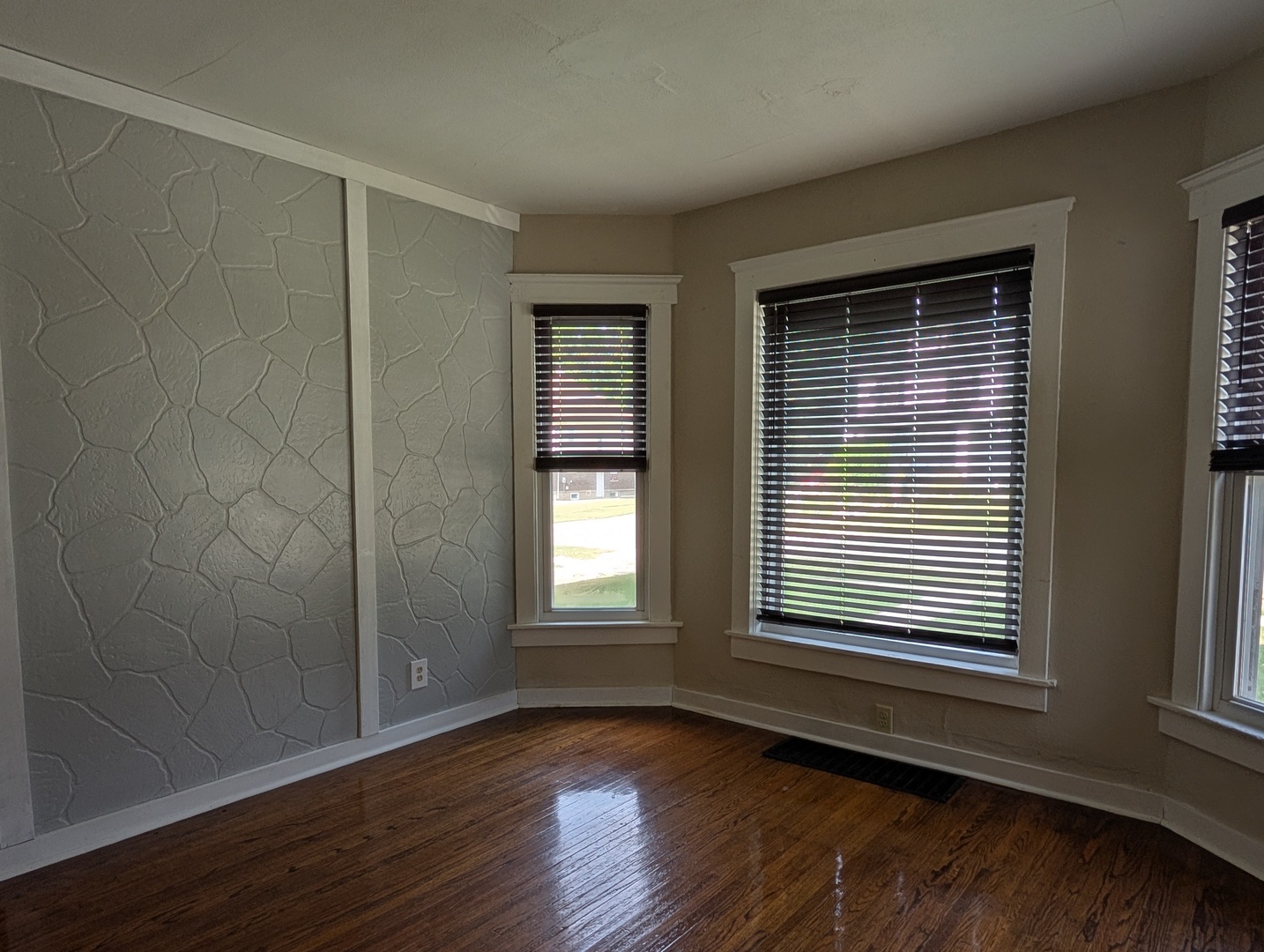 1453 S Float Avenue Property Photo 4