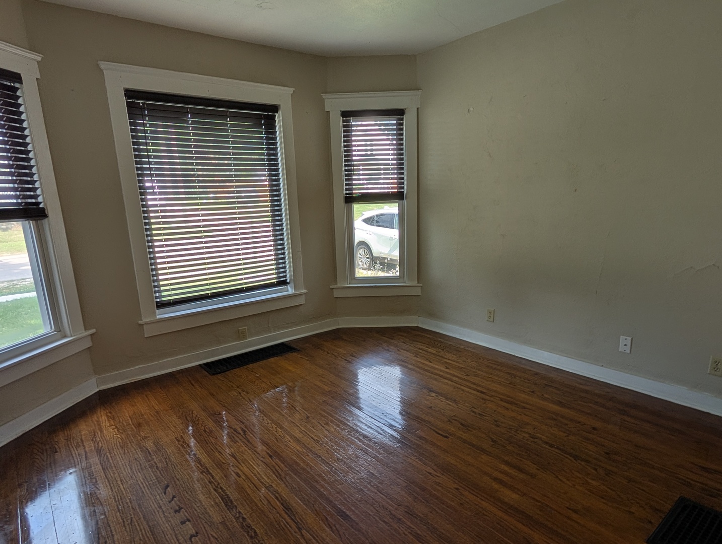 1453 S Float Avenue Property Photo 5