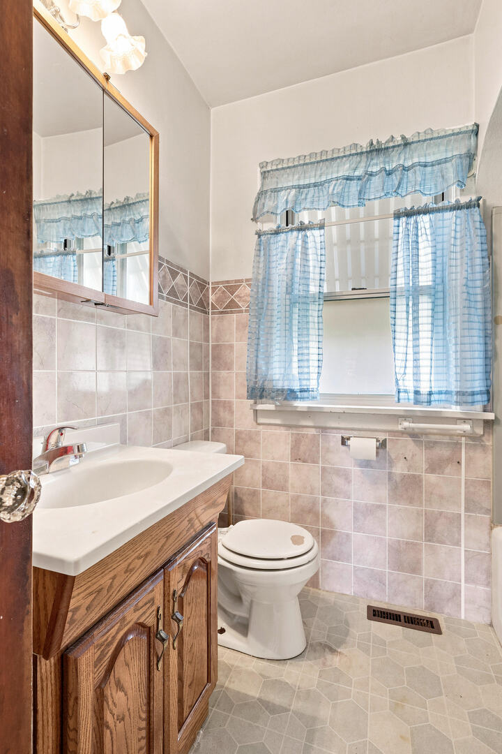 121 E Walcott Road Property Photo 32
