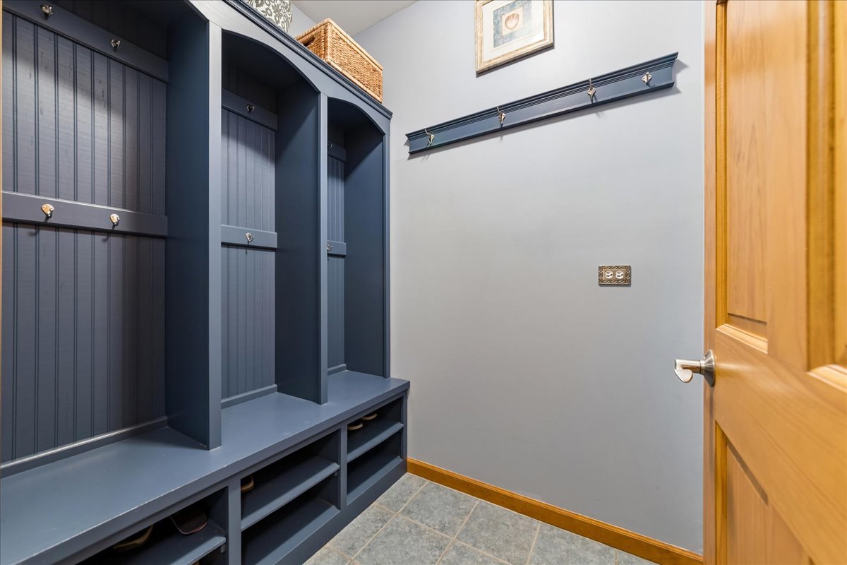 2s590 Seraph Holmes Court Property Photo 15