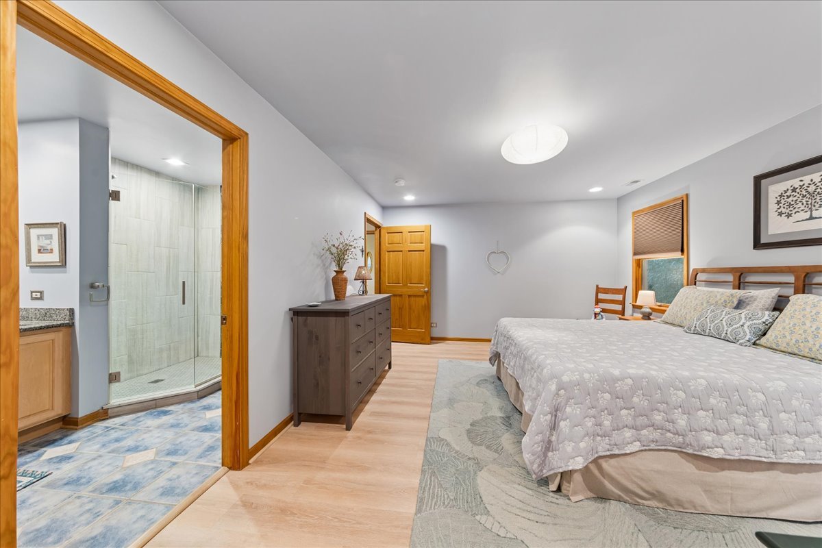 2s590 Seraph Holmes Court Property Photo 18