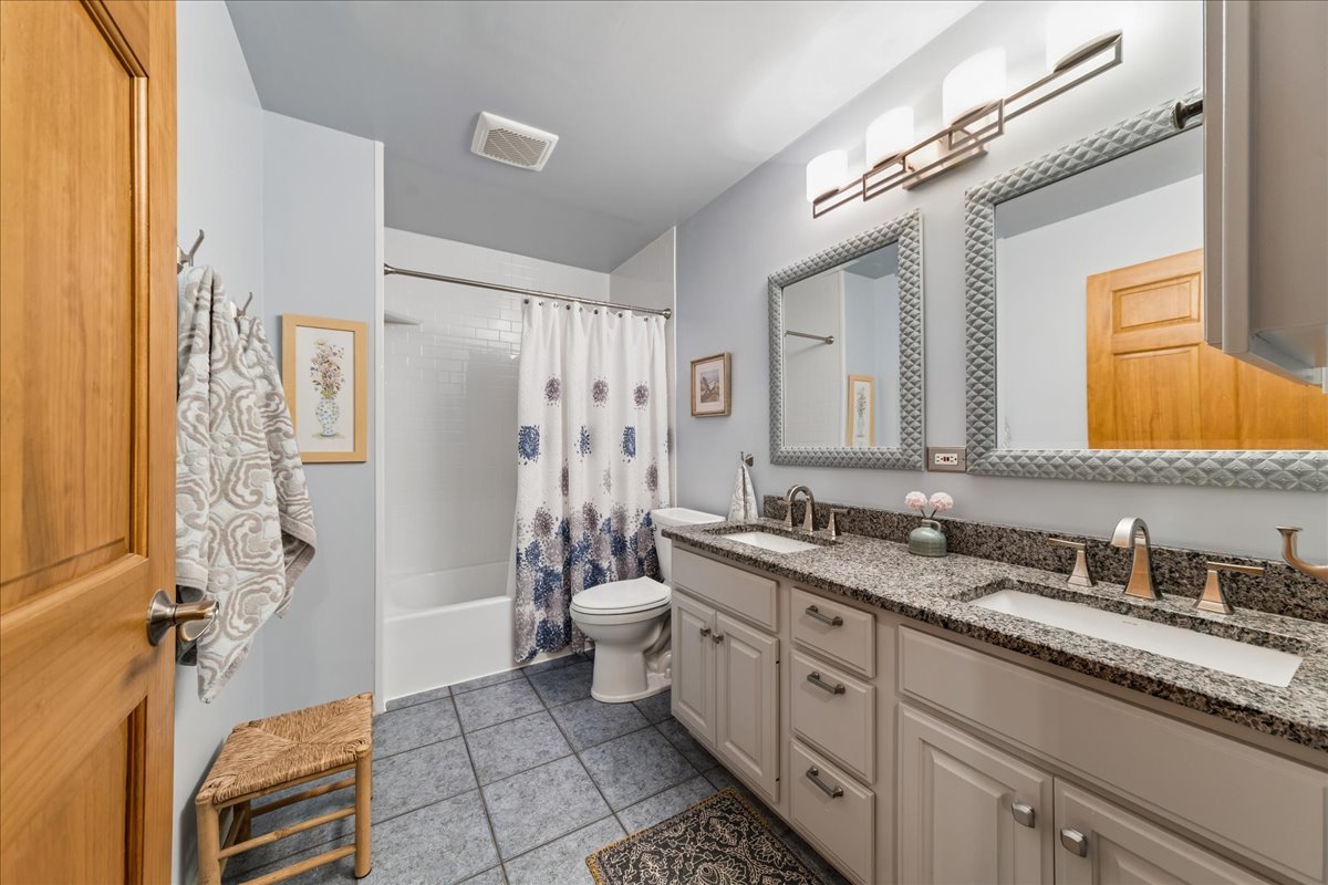 2s590 Seraph Holmes Court Property Photo 25