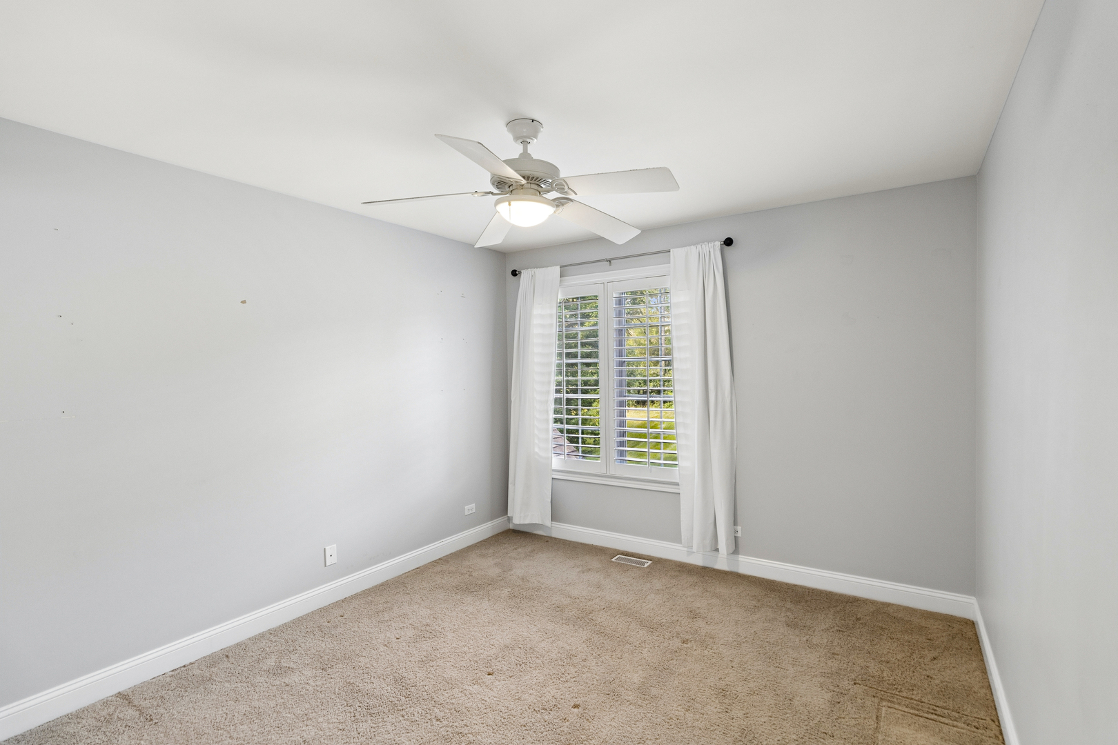 920 Lyons Ridge Drive Property Photo 16