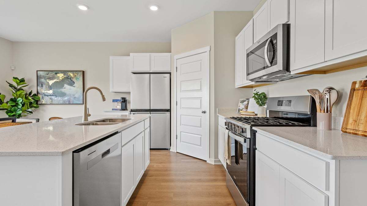1361 Rolling Pass Property Photo 4