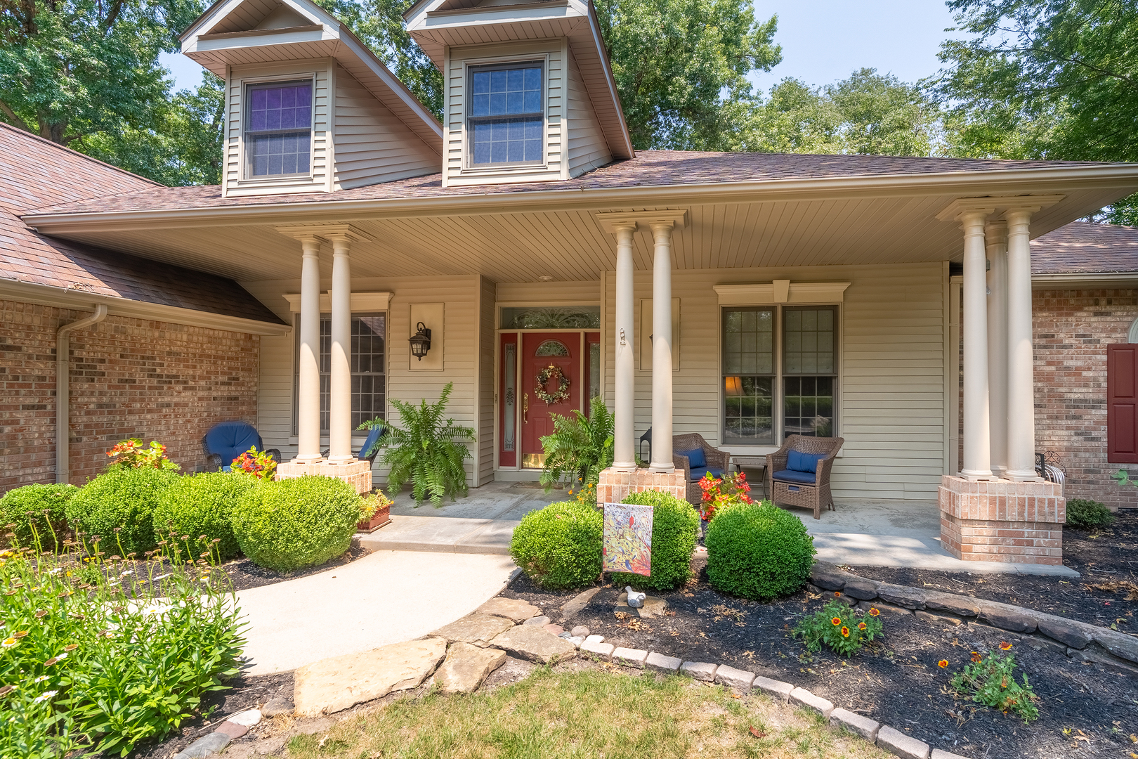 1110 Grand Oak Drive Property Photo 3