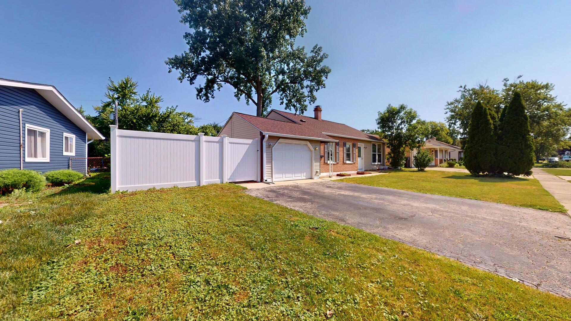 100 Edgewood Drive Property Photo 3