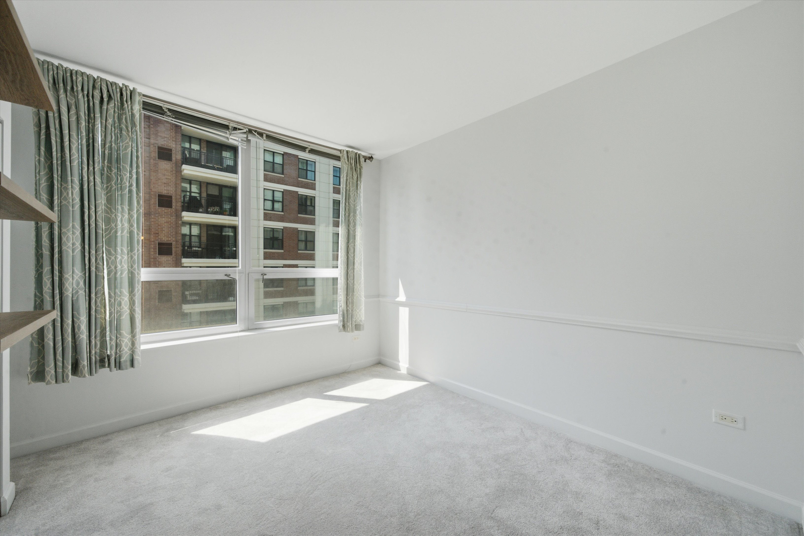 421 W Huron Street 1009 Property Photo 15