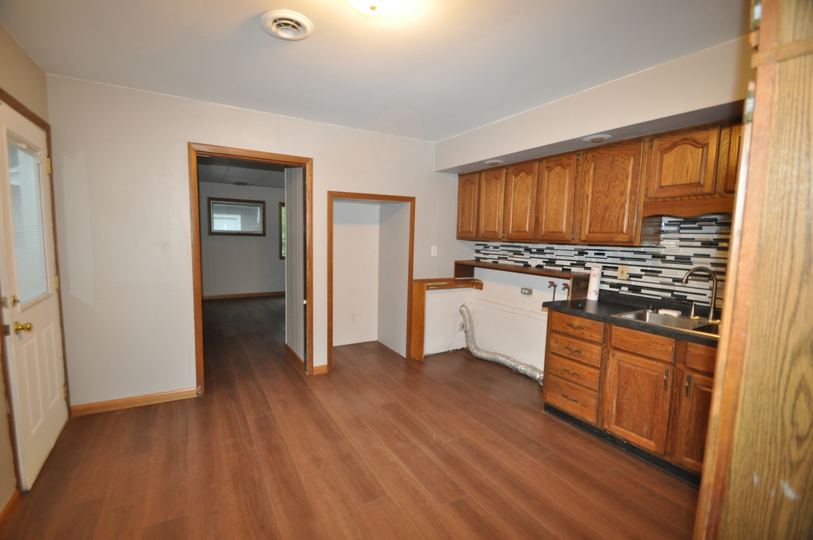 1852 North Street Property Photo 6