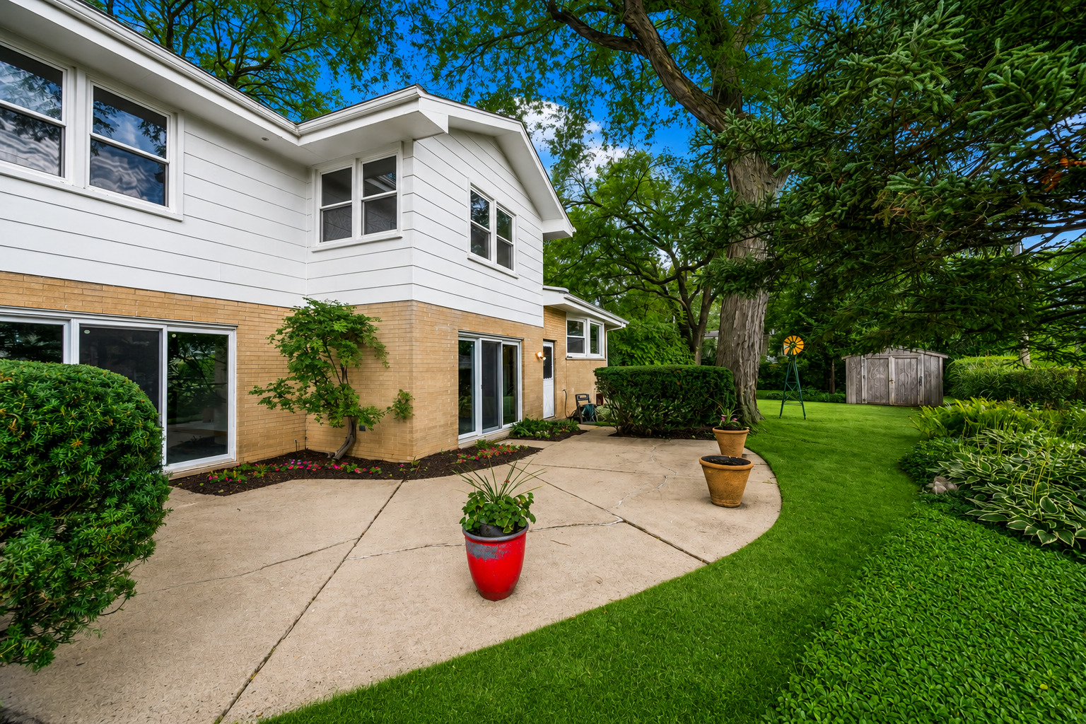 2110 E Eastman Court Property Photo 33