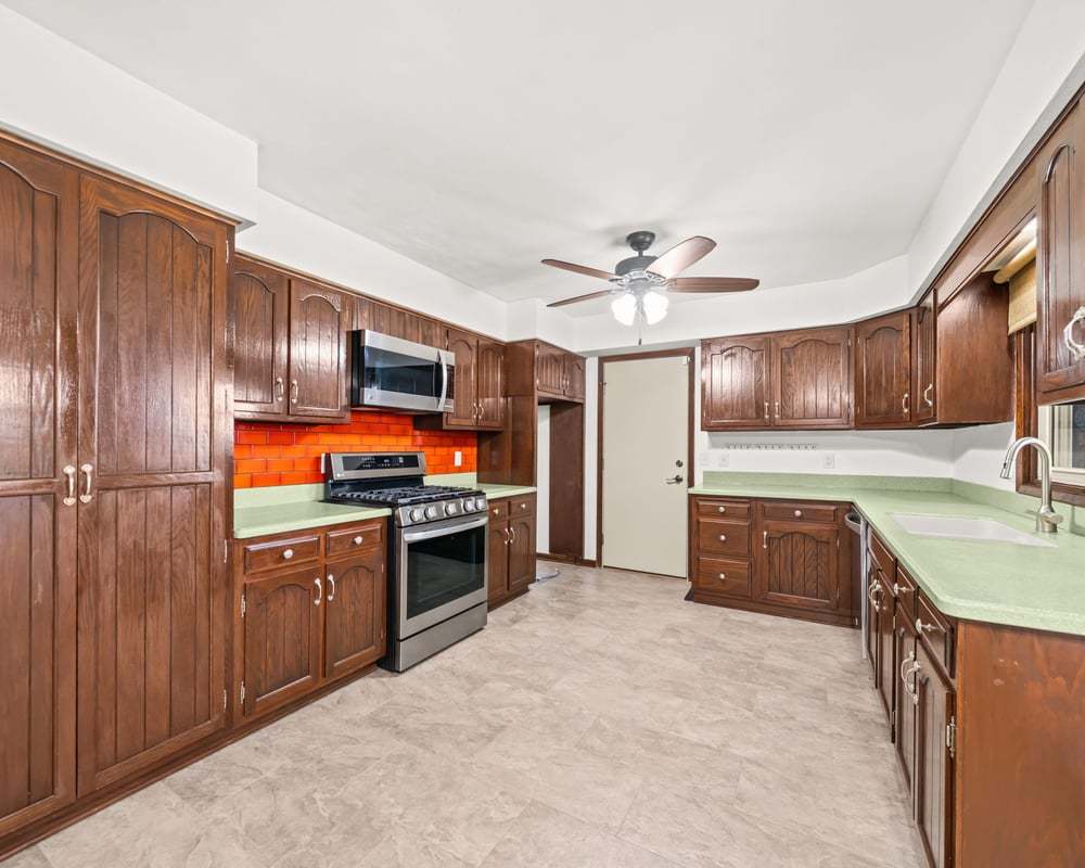 12048 N Tower Road Property Photo 6