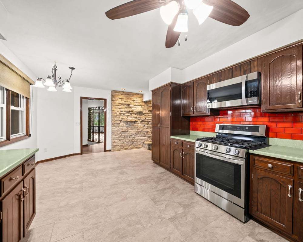 12048 N Tower Road Property Photo 8