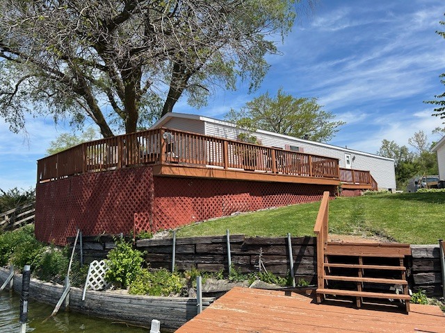 77 Linda Lane Property Photo 4