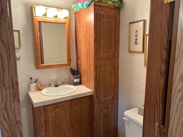77 Linda Lane Property Photo 10