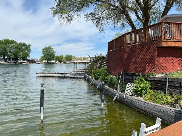 77 Linda Lane Property Photo 15