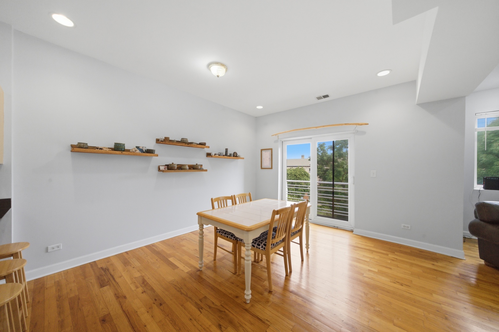 2217 W Farwell Avenue 4b Property Photo 6