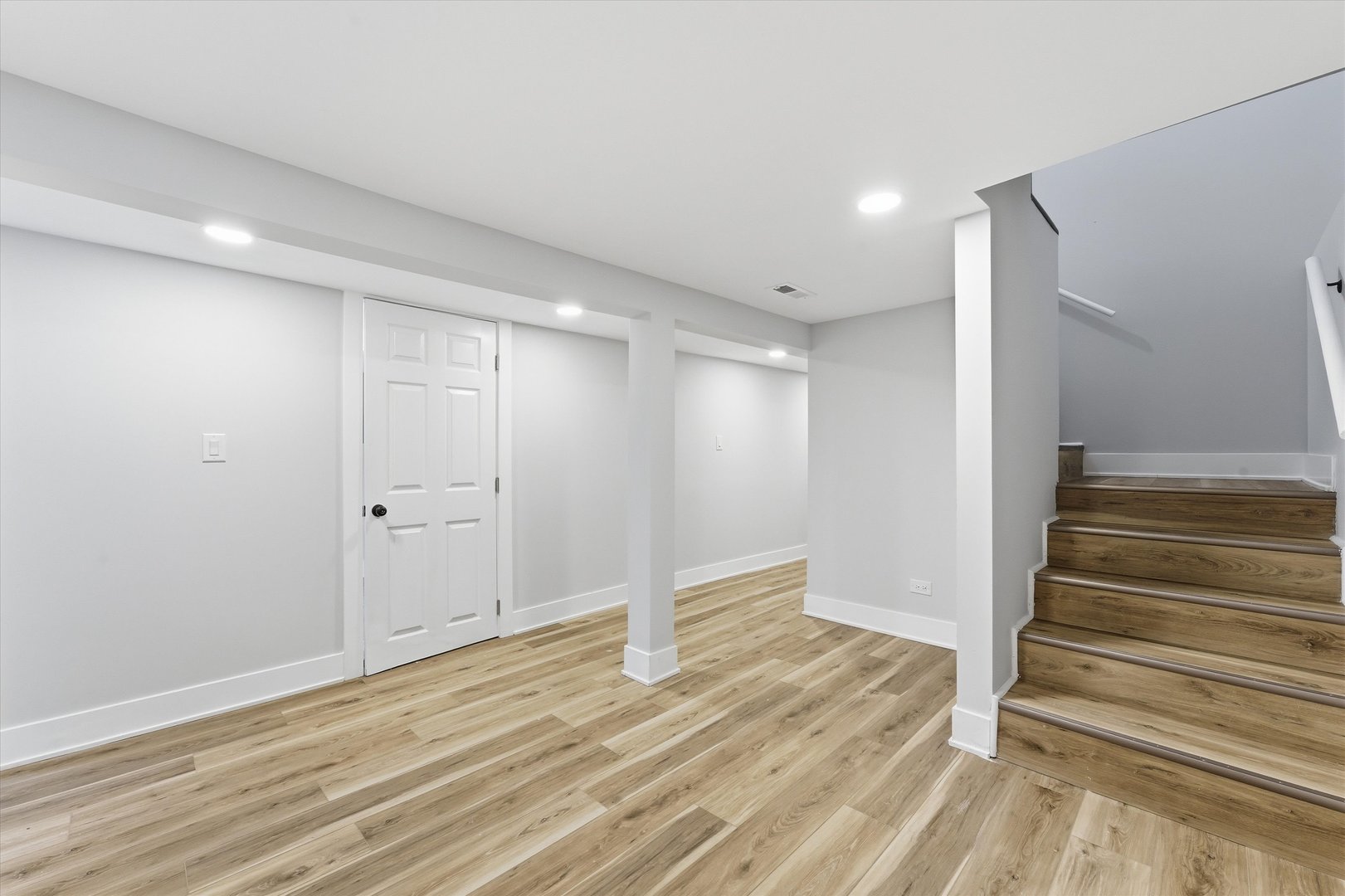 623 E 88th Place Property Photo 13