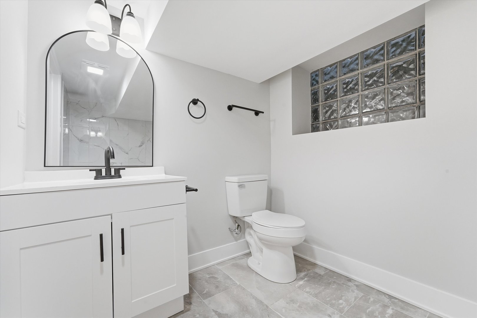 623 E 88th Place Property Photo 17