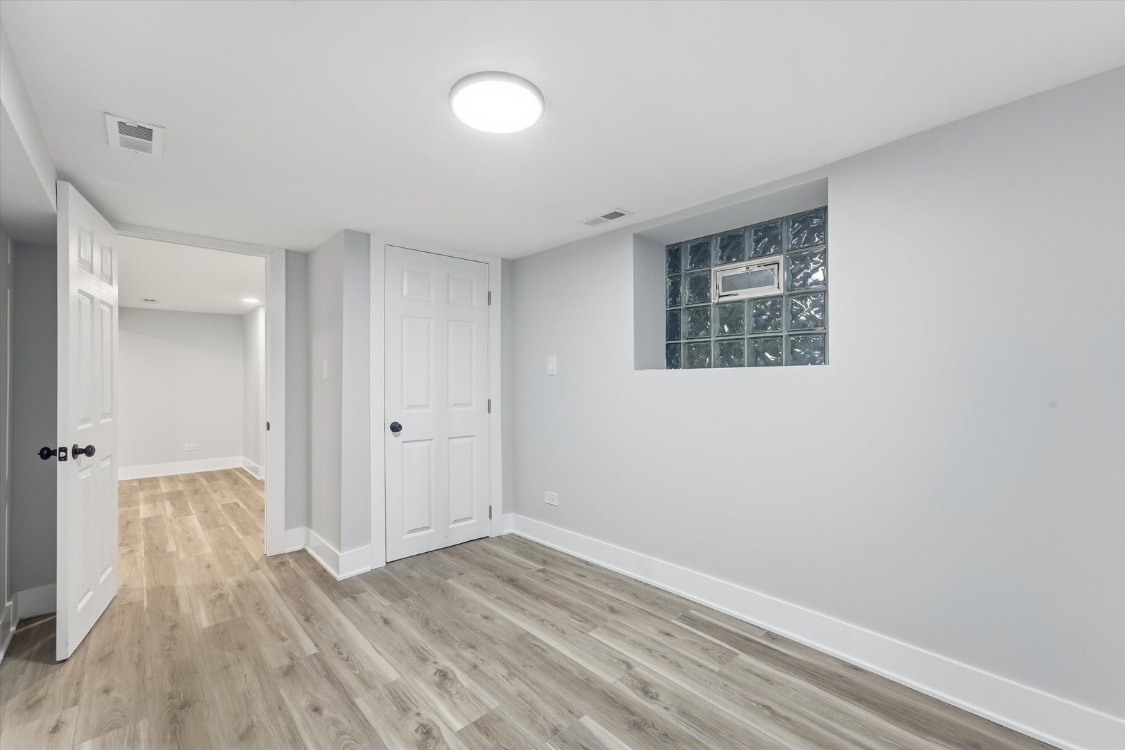 623 E 88th Place Property Photo 19
