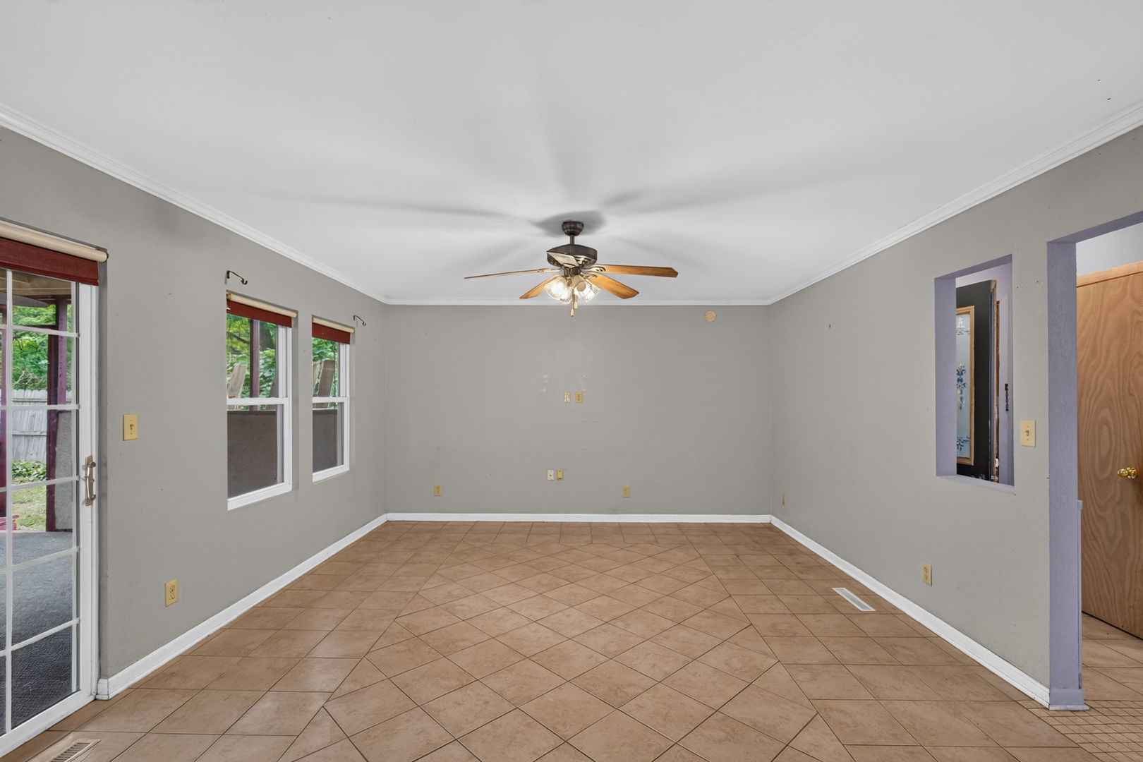 523 Chisholm Trail Property Photo 4