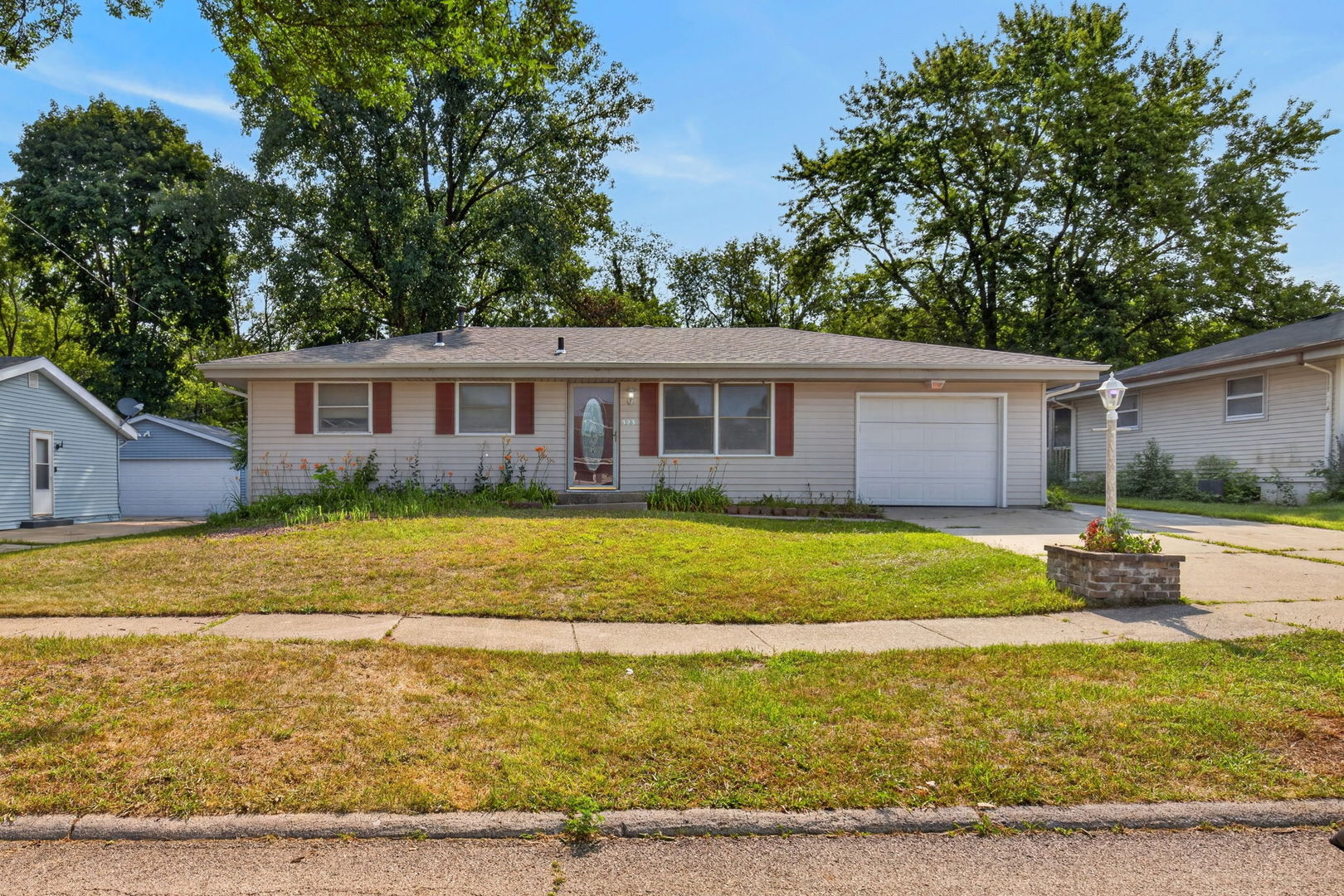 523 Chisholm Trail Property Photo 5