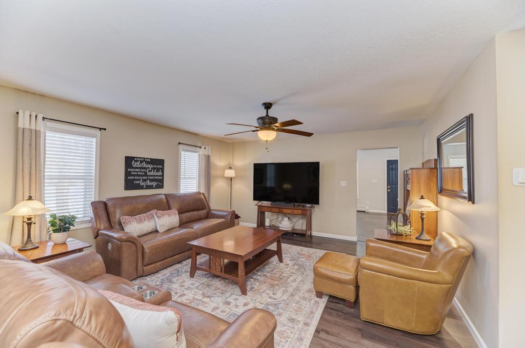 33709 S West River Road Property Photo 3