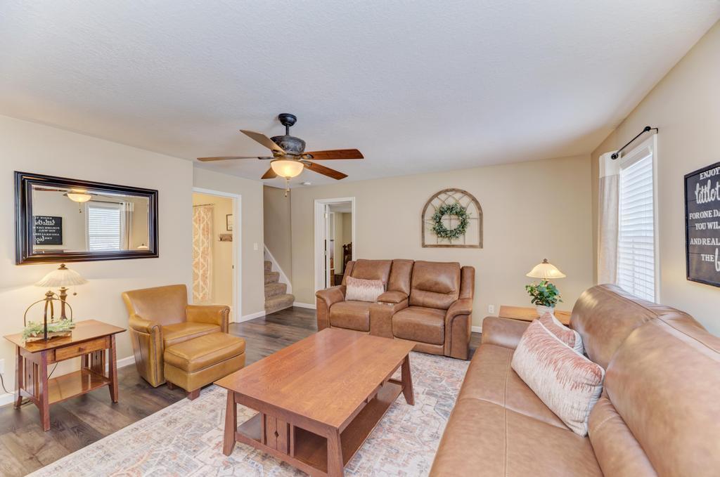 33709 S West River Road Property Photo 5