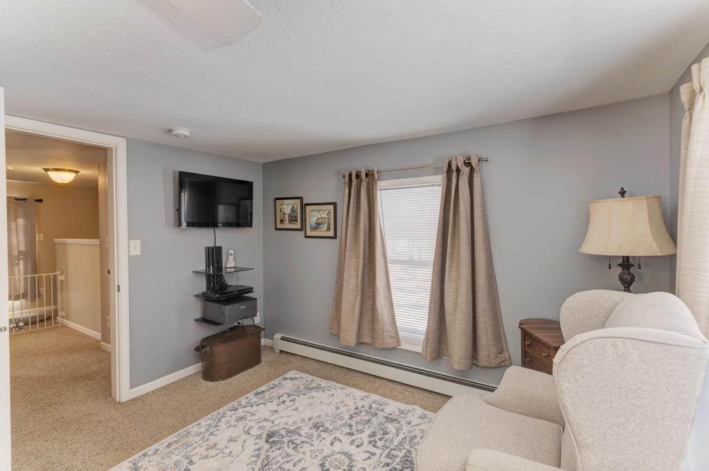 33709 S West River Road Property Photo 12