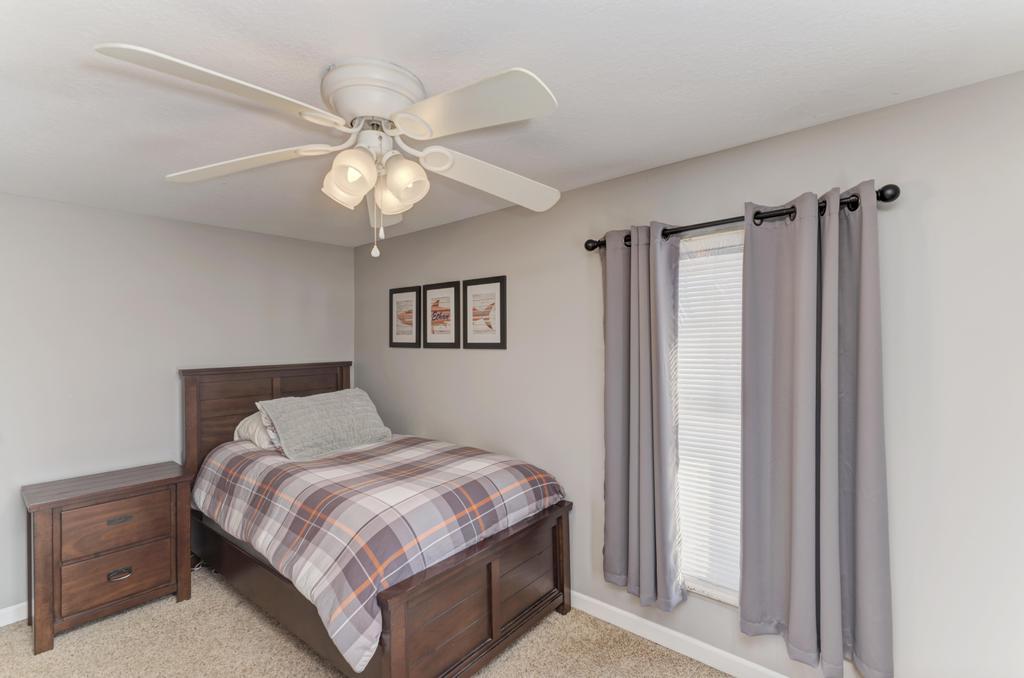 33709 S West River Road Property Photo 14