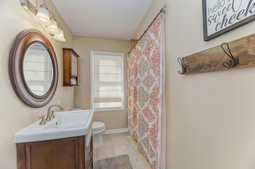 33709 S West River Road Property Photo 16