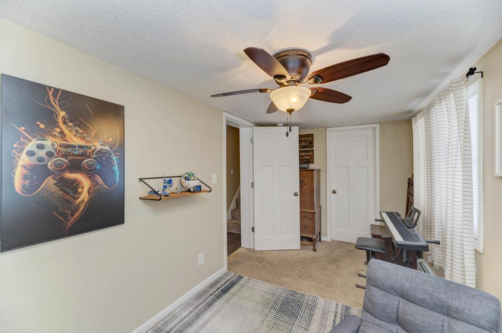 33709 S West River Road Property Photo 18