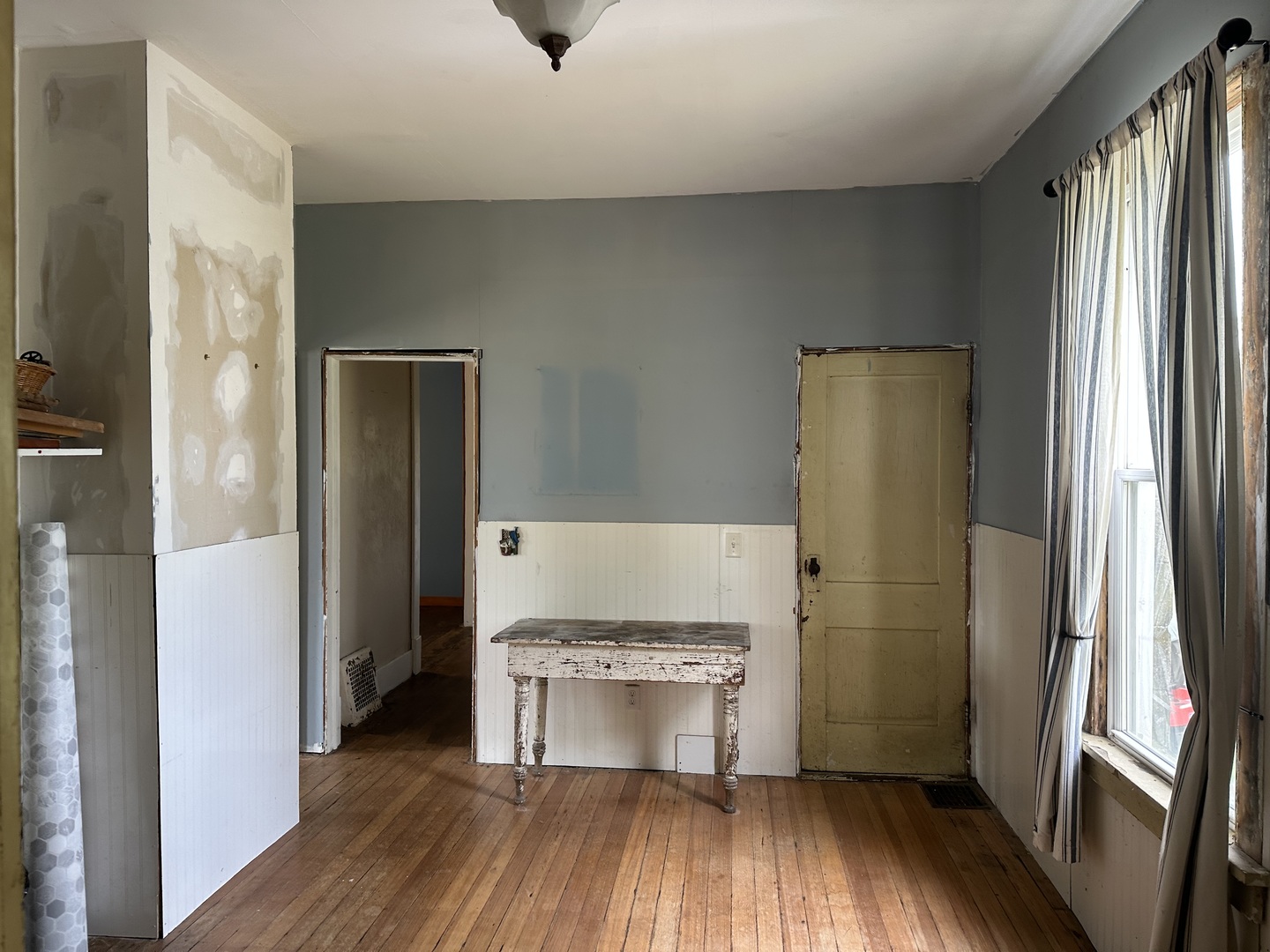 2733 S Curtiss Road Property Photo 17