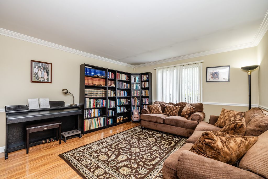 2016 Raleigh Place Property Photo 2