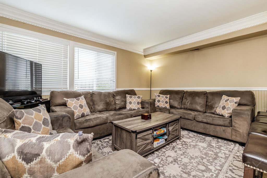 2016 Raleigh Place Property Photo 10