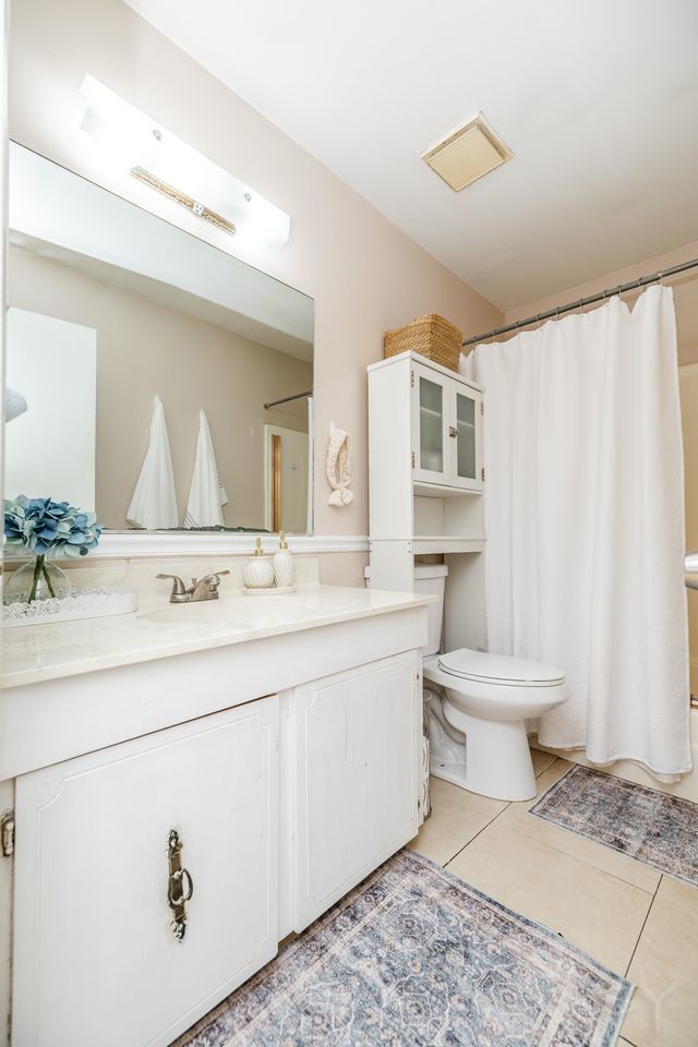 2016 Raleigh Place Property Photo 18