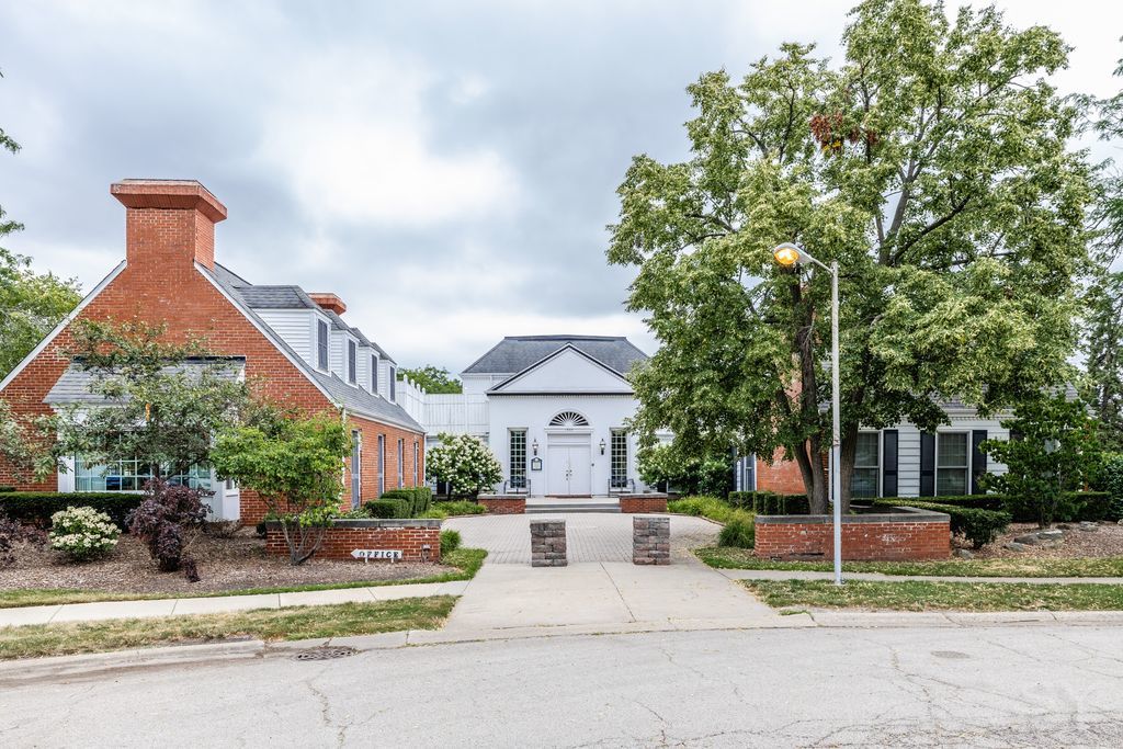 2016 Raleigh Place Property Photo 27