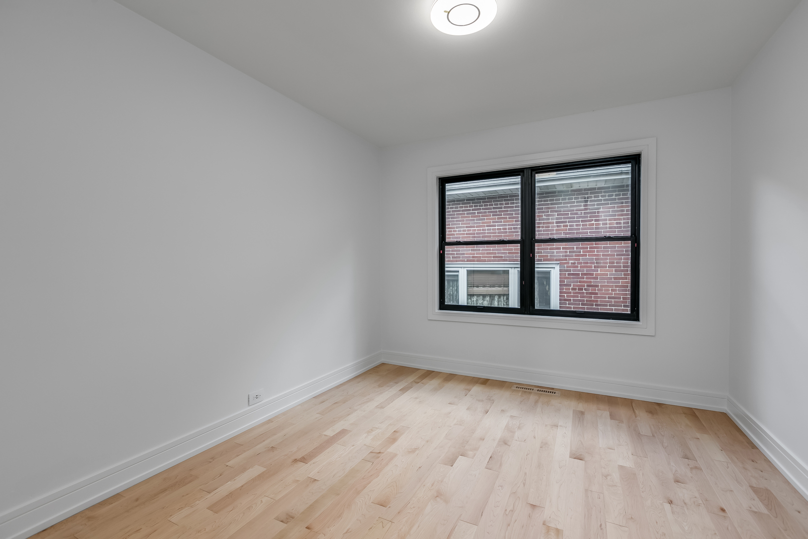 7323 N Kedvale Avenue Property Photo 12